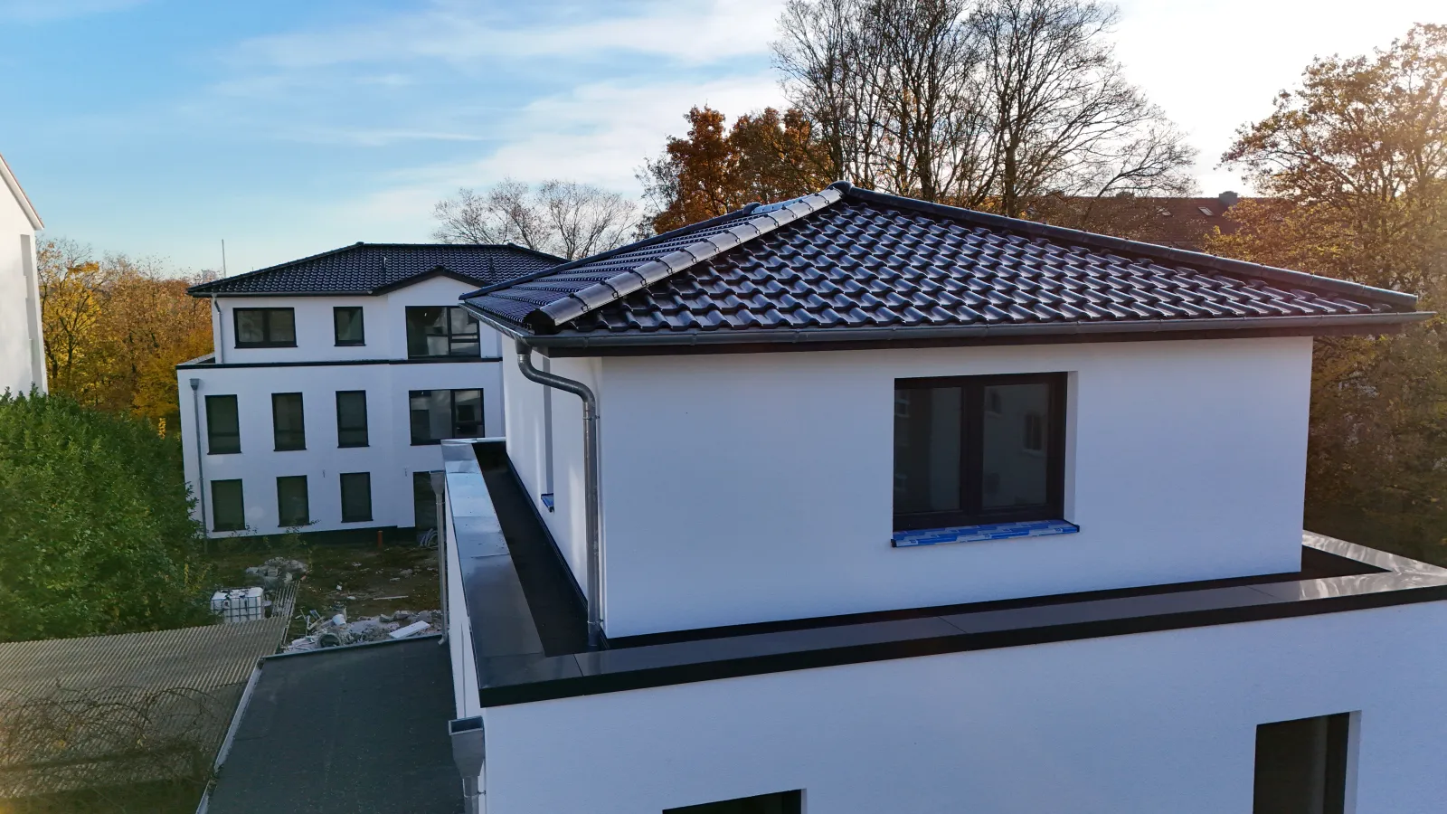 Fertiggestellter moderner Neubau mit Walmdach in Bremen und umzu – MehrWert-BAUEN GmbH